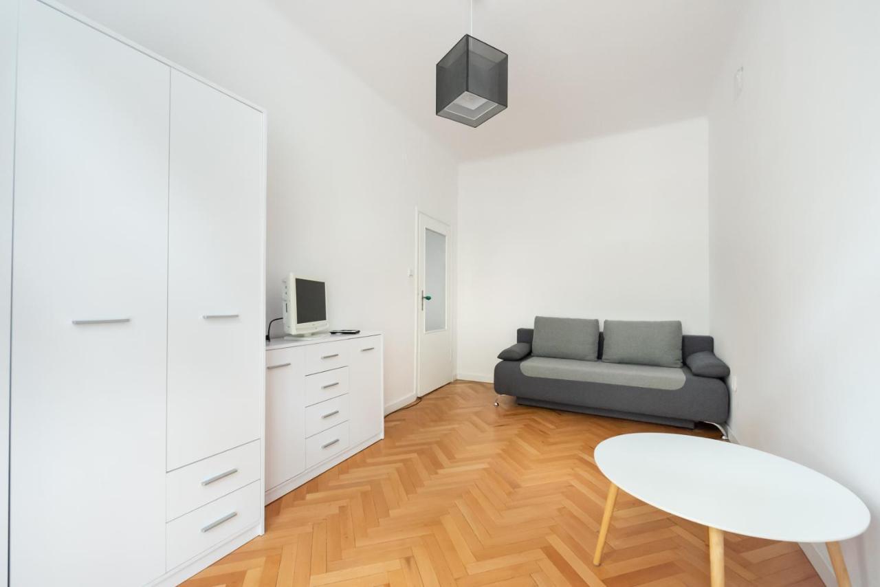Plac Zbawiciela 3-Bedroom Apartment Varsó Kültér fotó