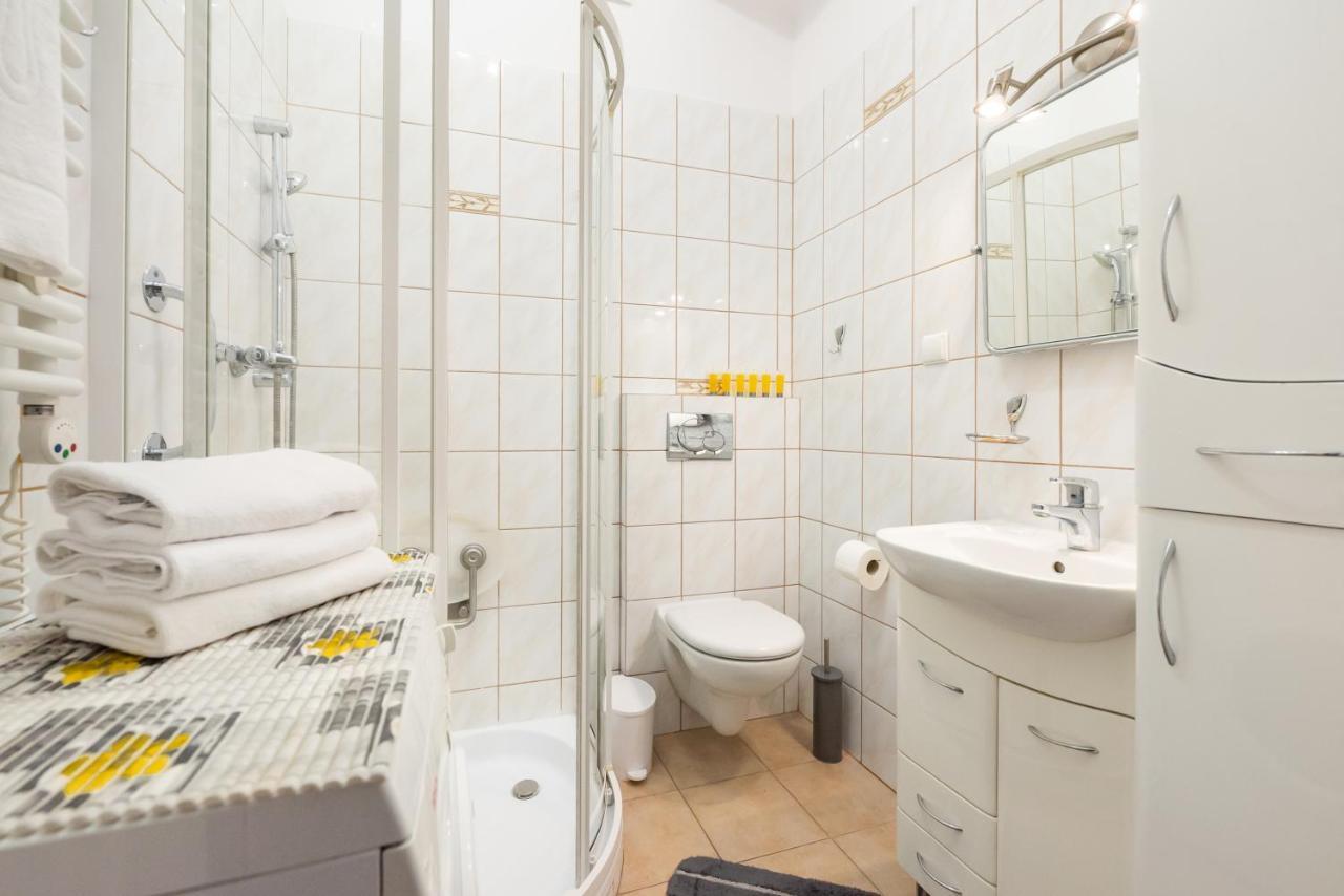 Plac Zbawiciela 3-Bedroom Apartment Varsó Kültér fotó